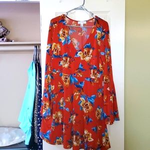 Short Dress with flare sleeve